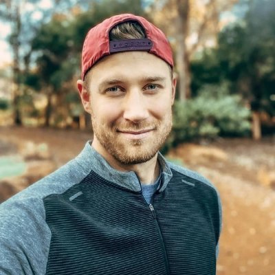 Трейдер, инвестор, владелец ТГ канала. Работал 2 года в БК, пока не взялся за ум, чего и вам советую
