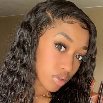 TheRealDyvina's profile picture. SC: BonafideBeautyD Instagram: Bonafide_BeautyD.         #DentalAssistant🦷