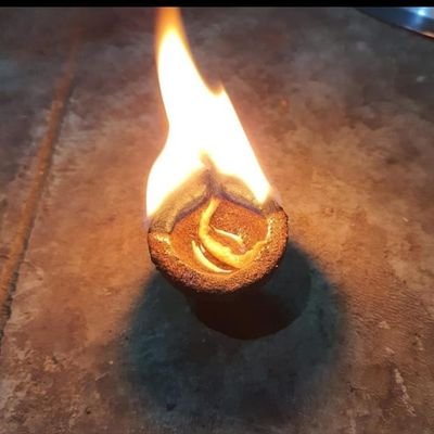 sanatanivivekv's profile picture. धर्म की लड़ाई में निमंत्रण नहीं भेजे जाते.... जो धर्म को समझते हैं वह खुद ही समर्थन में आ जाते हैं🚩🚩