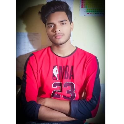 ShubhrajKumar1's profile picture.  जो पले हैं ज़ुल्मत में क्या सहर को पहचाने,
तीरगी के शैदाई रौशनी से नहीं डरते हैं..

ज़ुल्मत - darkness
सहर - morning
तीरगी - andhera
शैदाई - lover