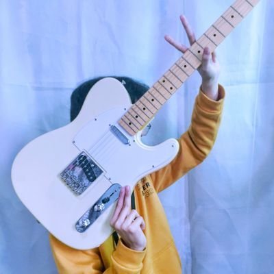 '03 | guitar and photo | instagram: https://t.co/10TrF8lCAn 💎