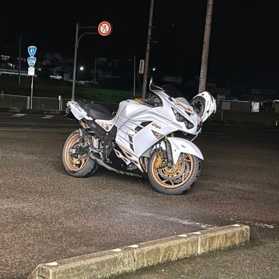 20歳 岐阜県 zx14r乗ってます。 フォローどうぞよろしくお願いします！＃バイク好きと繋がりたい