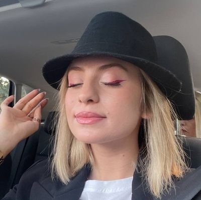 Nuray05028857's profile picture. 