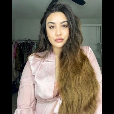 GLAMBRIELLE's profile picture. it’s been awhile   @glambrielle