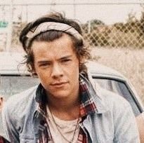 Posting daily pics of ⭐FRAT BOY HARRY⭐
              - Martina