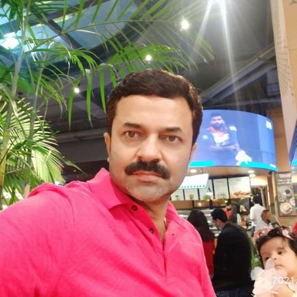 दुनिया मेरी बला जाने महँगी है या सस्ती है मौत मिले तो मुफ़्त न लूँ हस्ती की क्या हस्ती है
फ़ानी बदायुनी
