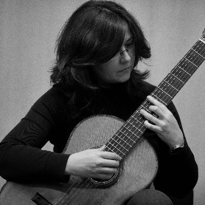 Música. Guitarra Galega
Língua. Reintegracionismo. Escrita
Professora doutora. Ativista cultural