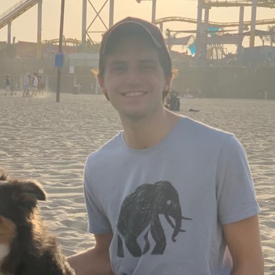 Dog & Cat person 🐶🐱 Survivor & Eurovision Superfan 🏝️🔥 Pediatric Nephrologist 🫘👨‍⚕️ Tweets = my own