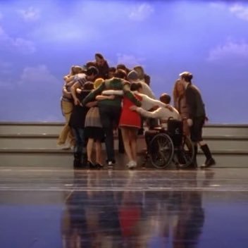 dm any glee storylines or headcanons you would like me to post!
