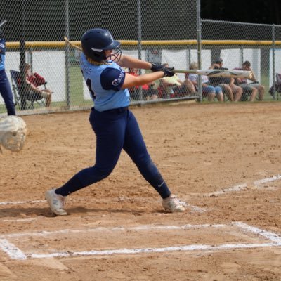 MaddyNuthals's profile picture. bphs 23’