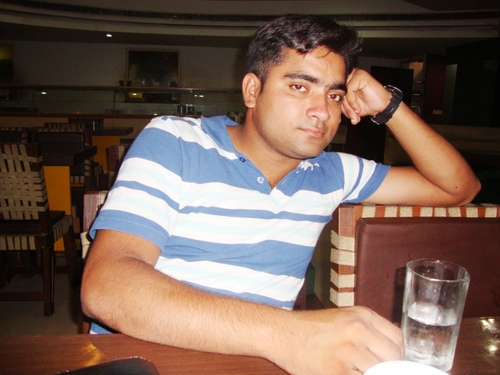 I am a B.tech graduate and a hard working guy.i like to make new friends.I am a fun loving guy.