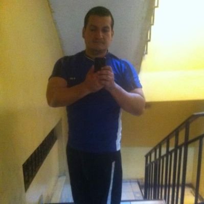 Hola me llamo Carlos soy de Perú, me gusta cocinar y hacer pesas ,son cariñoso ,alegre y me gustan las chicas de busto grandes soy muy amiguero