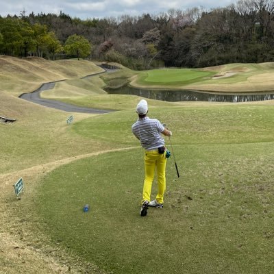 ゴルフ歴6年目のレフティゴルファー⛳️ベスト81⛳️21年10月より右打ちの練習開始⛳️右打ちでラウンドデビュー出来るよう日々、格闘中？？Let’s enjoy Golf 🎉