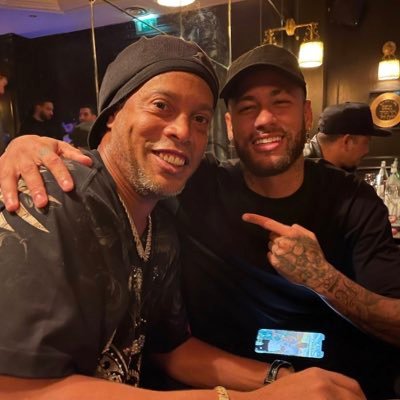 homme qui prône la paix, et le PSG #thunderup