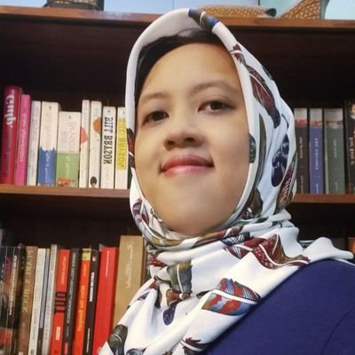 Author of Blog Tolkien Indonesia. Tolkien, folklore, books, movies. East Javanese. She/her. Header by Oniria, gifted by @TJQChristian.