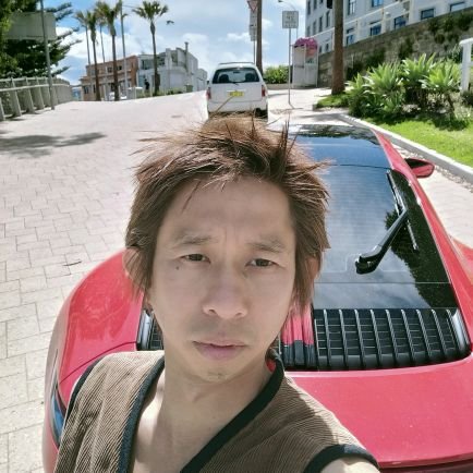 heeoyuy8's profile picture. 