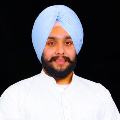 ਲਬ ਪਰ ਤੋ ਯੇਹ ਕਲਾਮ ਭੀ ਹੈ ਕਿ ਸਬ ਕੁਛ ਹੂੰ ਮੈਂ ਔਰ ਦਿਲ ਮੇਂ ਯੇਹ ਖਯਾਲ ਭੀ ਹੈ ਕਿ ਕਬ ਕੁਛ ਹੂੰ ਮੈਂ ਸਬ ਕੁਛ ਹੂੰ ਇਸ ਲੀਏ ਕੁਛ ਨਹੀਂ ਹੂੰ ਸਜਨ ਕੁਛ ਨਾ ਰਹੂੰ ਤੋ ਸਬ ਕੁਛ ਹੂੰ ਮੈਂ