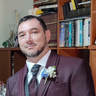 kabrator's profile picture. viviendo la vida komo puedo....
aki tambien estoy :D https://t.co/ZM6c3HIIGw