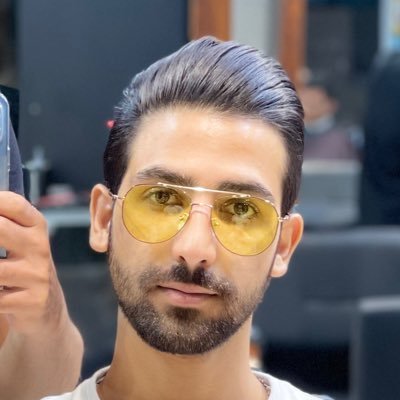 arashsam99's profile picture. دارای آی سی های متعدد به جای مغز