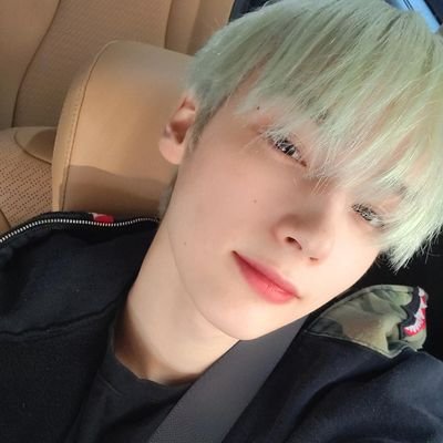 endearingtxt's profile picture. huening kai daily misser | she/her |
