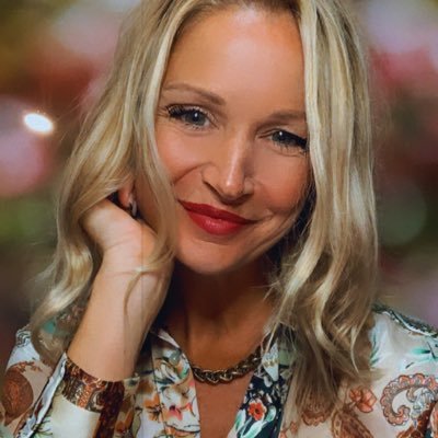 ShannyintheCity's profile picture. Shannon Tebb-#Toronto Boutique #Matchmaker | #DatingExpert | Professional #Wingwoman