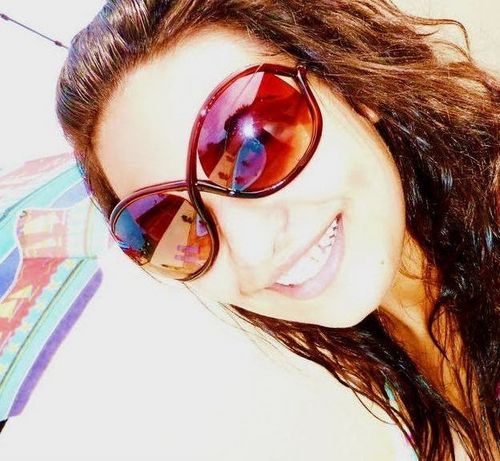 gaúcha, 18 anos *-* uma menina com ideais e princípios básicos para uma vida melhor, tenho Deus no coração, amoo Meu Esposo, haa e busco ser FELIZ :))