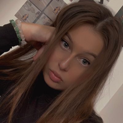 23🍸