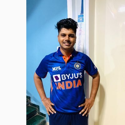 die hard fan of @sachin_rt😍 cricketlover❤️ Supporter of @mipaltan ❤️ ❤️ fan of @imro45 @imvkohli @hardikpandya7 @imraina . Blogger ❤️ EDM and Bollywood is❤️