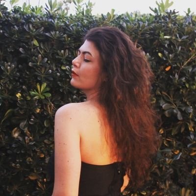 Presentatrice Tv di La Riflessione,
tutti i martedí alle 20.10 su TeleA canale 13.