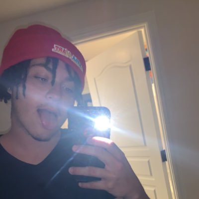 micah_smith21's profile picture. PINK FOREVER 💕