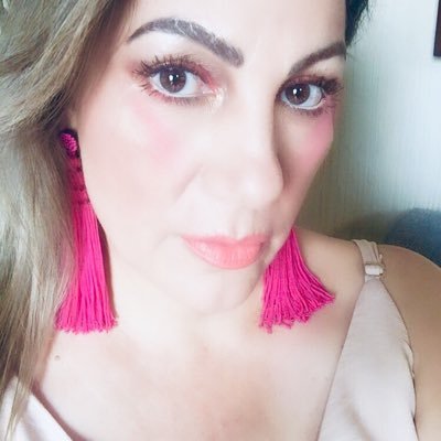 JaliscoLorena's profile picture. Ser perfecto 👌🏻 ”No es humano”