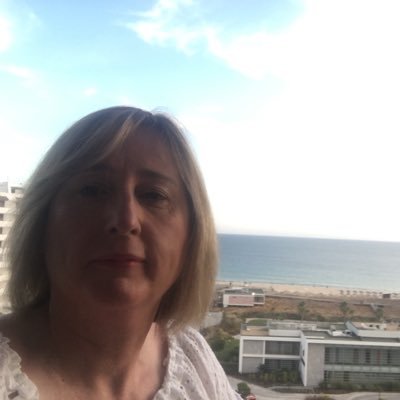 YvonneTracey72's profile picture. 