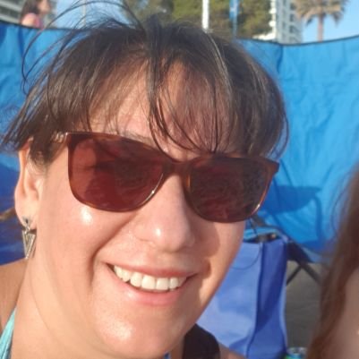 madre de dos hijas maravillosas
Enfermera magíster en administración en salud diplomada en pabellón y esterilización y otros...