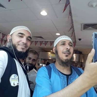 خبير في الرقية الشرعية والحجامة والطب البديل