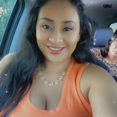 thelevesquefam's profile picture. Mom of 3