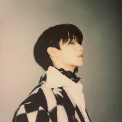 luoyijojo's profile picture. rt bot when i can :-)
