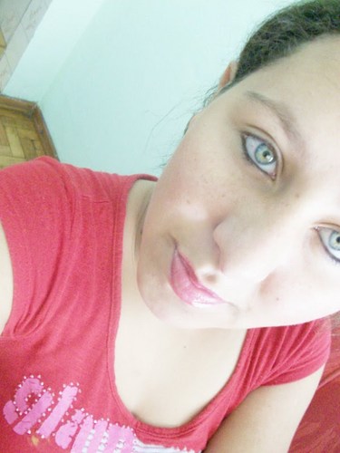 Eu Tenho Olhos Azuis Cabelo Castanho Gosto De Fazer Amizades Nova ,sou muito amiga de quem é minha amiga (o)