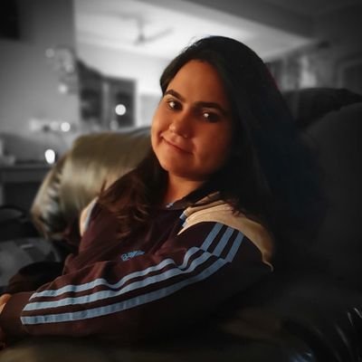 _tanyadua_'s profile picture. Inquisitive Right-Brainer