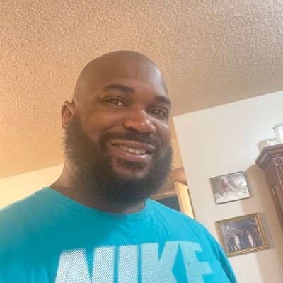 Real cool ass dude dont have time for fake shit so with that being said I only follow ppl who I feel keep it 100
