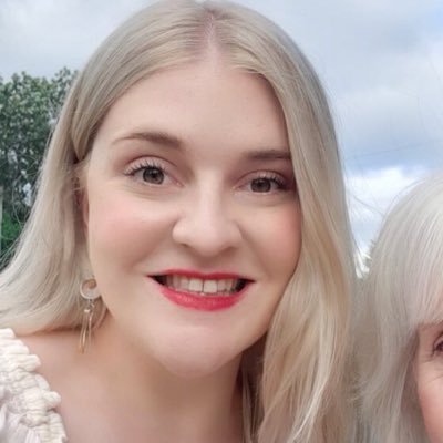 Secondary teacher, based in Leeds📍Trained @GORSESCITT History 20-21 📚 Currently EPR/English ECT, 21-22 👩🏼🏫