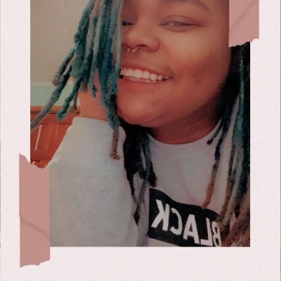 Literally what you see is what you get 😌 There’s pineapples in my front yard 🤫🍍26 ♋️Kinda toxic, Kinda kinky 🌪