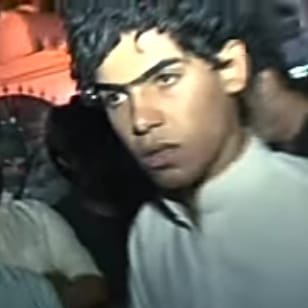 يموت الجبناء مرات عديدة قبل أن يأتي أجلهم، أما الشجعان فيذوقون الموت مرة واحدة.⚔️(فضلي بني لامـــ) من طيء الأصيله☄️