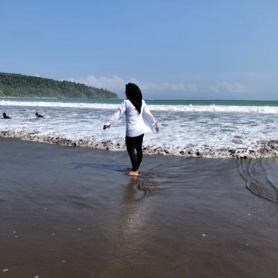 kurvainflasi's profile picture. tempat curhat dan sambat aku