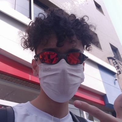 Fluente em português l
ex-proplayer de Minecraft