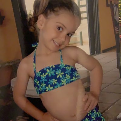 IsaaLauraa's profile picture. cabo red