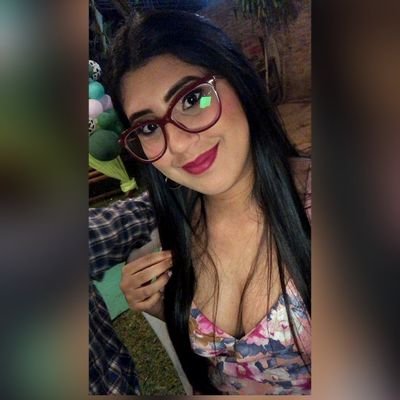 My heart's a stereo It beats for you, so listen close🥰 Diosa de piel morena👸🏾