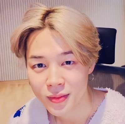 Jimin_conflow's profile picture. Yoongi + yo=best couple