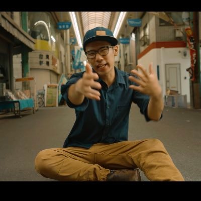 作詞作曲 演奏 ミックス作業 撮影編集 何もかもを1人でこなし月一本MVをyoutubeにあげる男のTwitter