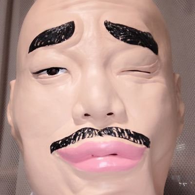 山梨県のどっかで働きながら家族で経営している某ゲストハウスを手伝ったりネットで書店を経営したりと結構キチキチしている1987年度生まれの男
好きなもの→赤坂の藤井Pの番組、ふなっしー、Perfume、お笑い、クイズ、B級グルメ、ラーメン、古本屋、有名人のお墓、ゲストハウス、カラオケ(特にロード)
フォロワー募集中!