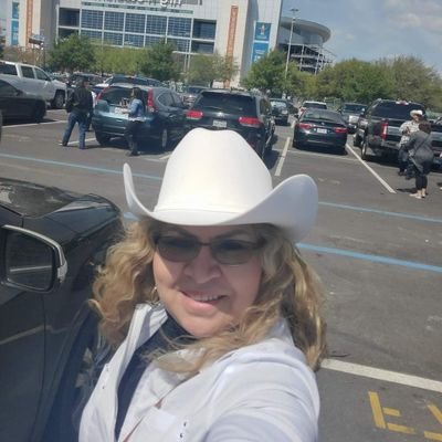 privadolety's profile picture. 